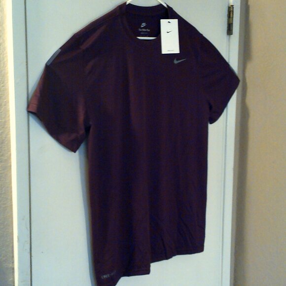 NEW NIKE Dri-FIT TRAINING "Legend Crew Tee" MEN'S MAROON T-SHIRT XL 727982-669 - Picture 5 of 7